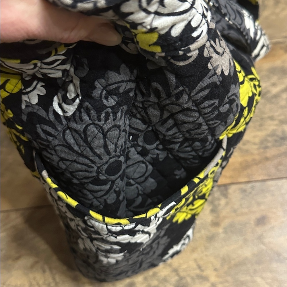 VERA BRADLEY “Baroque” (Retired 2010) Quilted Large Zipper Tote Bag - Picture 4 of 8